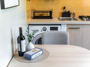 City Park Quiet Residence - 2 Room Apartment with Balcony & View