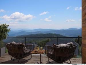 Tomtegl-Bergchalet-No-10-mit-Privatsauna-Infinitypool-Kamin-Fitnessraum-1500m-Seehoehe