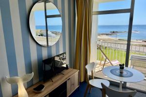 Appartements Studio vue mer 2eme etage thalasso 79 : photos des chambres
