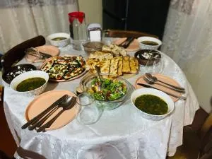 Tsvirmi Zviadi's guesthouse - Yeli