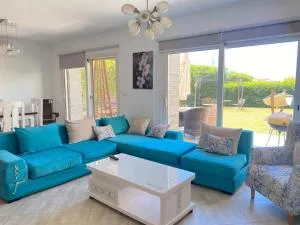 Duplex with Garden in Amwaj Sidi Abdel-Rahman-Beach & Pool Passes Included! - 阿莱曼