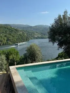 Quinta da Ribeirinha - Douro River - Juncal