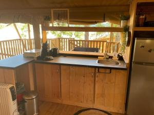 Tente chauffée avec piscine lagon