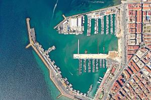 Atico con terraza privada , a 100 metros de playa Levante Santa Pola