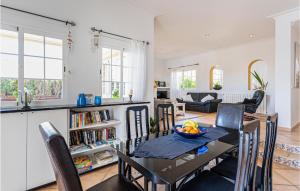 3 Bedroom Gorgeous Home In Cala Bona