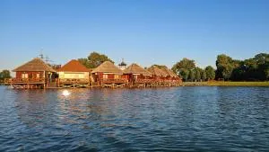 Tahiti sunshine - Chatka na vode - Német-Bel