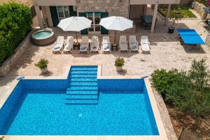 Villa Petmat - with private pool and 6 bedrooms