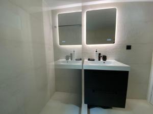 Vouliagmeni Seaside Luxury Home