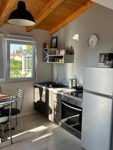 Studio apartment in Trpanj with terrace, air conditioning, WiFi, washing machine 4199-5