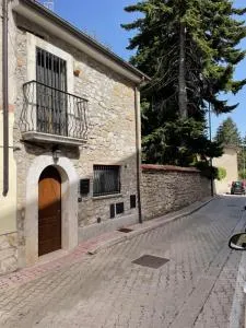 18th Century Samnium Stone Residence - Pizzone