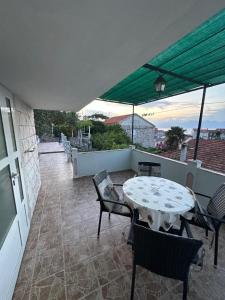 Apartment 4199-2 for 3 people in Trpanj