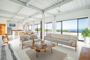 Villa Mango Uluwatu ocean and jungle view