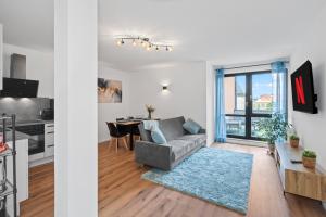 Nexstay LUX Wohnung mit Dachterrasse und Parkplatz