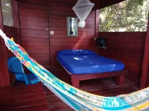 Howlers Bay Cabin and camping - Horconcitos