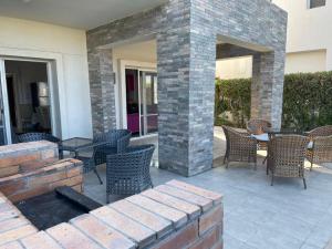 Twin House in Amwaj Sidi Abdel-Rahman - Beach & Pool Passes Included!