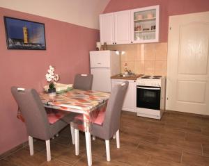 Studio apartman Maro