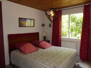 Proche de Bordeaux et Saint Emilion, maison au calme avec grand jardin