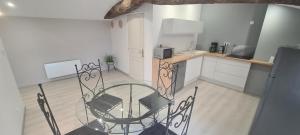 Maisons de vacances Gites de 2 a 11 personnes au Domaine d'USSON : photos des chambres