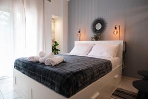 Sapphire Majesty by Heavens Hall