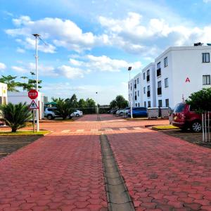 The House Beautiful, Tatu City