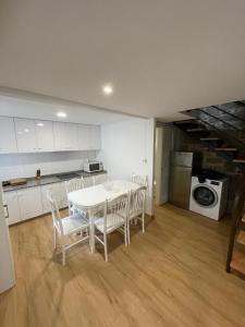 Casa duples junto playa Cubelas