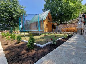 Brvnara RIĆKI - 3hvězdičkové hotely ve městě Cetinje