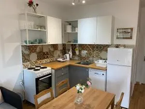 Deskos Cottage in Sutomore - Zgrade