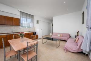 Stegna Sunrise Suite Sleeps 4 Pool