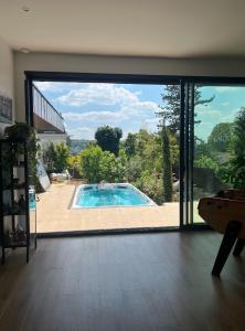 Magnifique Villa avec Jardin et Piscine proche Paris - Sèvres