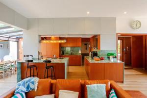 Villas Magnifique Villa avec Jardin et Piscine proche Paris - Sevres : photos des chambres