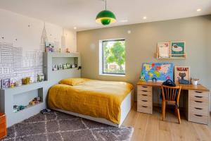 Villas Magnifique Villa avec Jardin et Piscine proche Paris - Sevres : photos des chambres