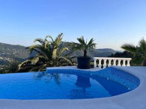 Maisons de vacances Cosy apartment close to beach, great views & pool : photos des chambres