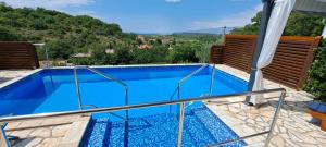 Rustic Apartment Mariva