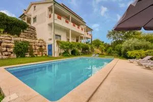 Abrigo do Castelo - Chapim - Fontainhas