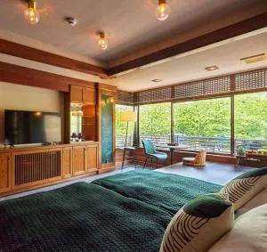 鎌倉小町 大仏さまノ休日ホテル The Big Buddha Holiday Hotel Kamakura - Zushi