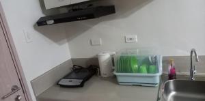 Comfy 1 Bedroom with Netflix & Free Wifi - Trees Residences Condominium