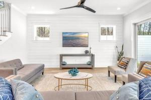 New-Walk To Beach - Private Heated Pool