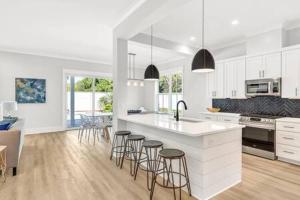 New-Walk To Beach - Private Heated Pool