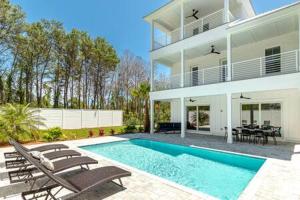 New-Walk To Beach - Private Heated Pool