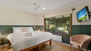 Treetop Retreat House