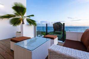 Phòng 2 Giường Đơn Nhìn Ra Biển (Twin Room with Sea View)