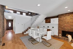 Beltline Beauty Mins to Benz Stadium, Game Room