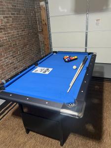 Beltline Beauty Mins to Benz Stadium, Game Room