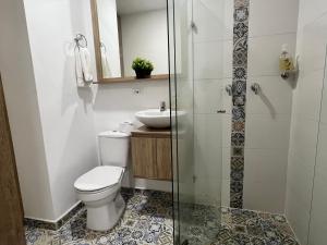 Aptos y Apartaestudios frente al Malecón y el Embalse, Zona Gastronómica, a 8 minutos de la Piedra del Peñol, TODO CERCA!!!