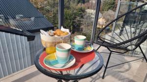 BELLA VISTA, Vista al lago, montaña y centro con cochera