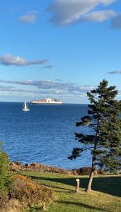 Ocean Sunrise,Beach Front,20 Minutes to Halifax