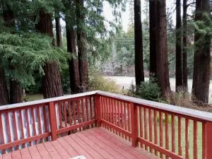 Redwood River Retreat - 加伯维尔