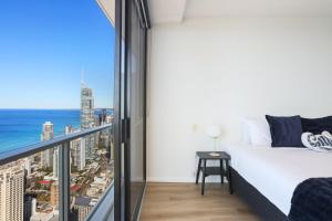 60FL Stunning 3 BRM Apartment with Amazing View!