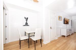 Bellamor Apts at 5th St Shopping Mall
