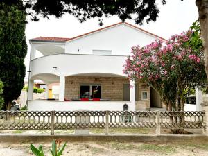 House Laguna Apartment II